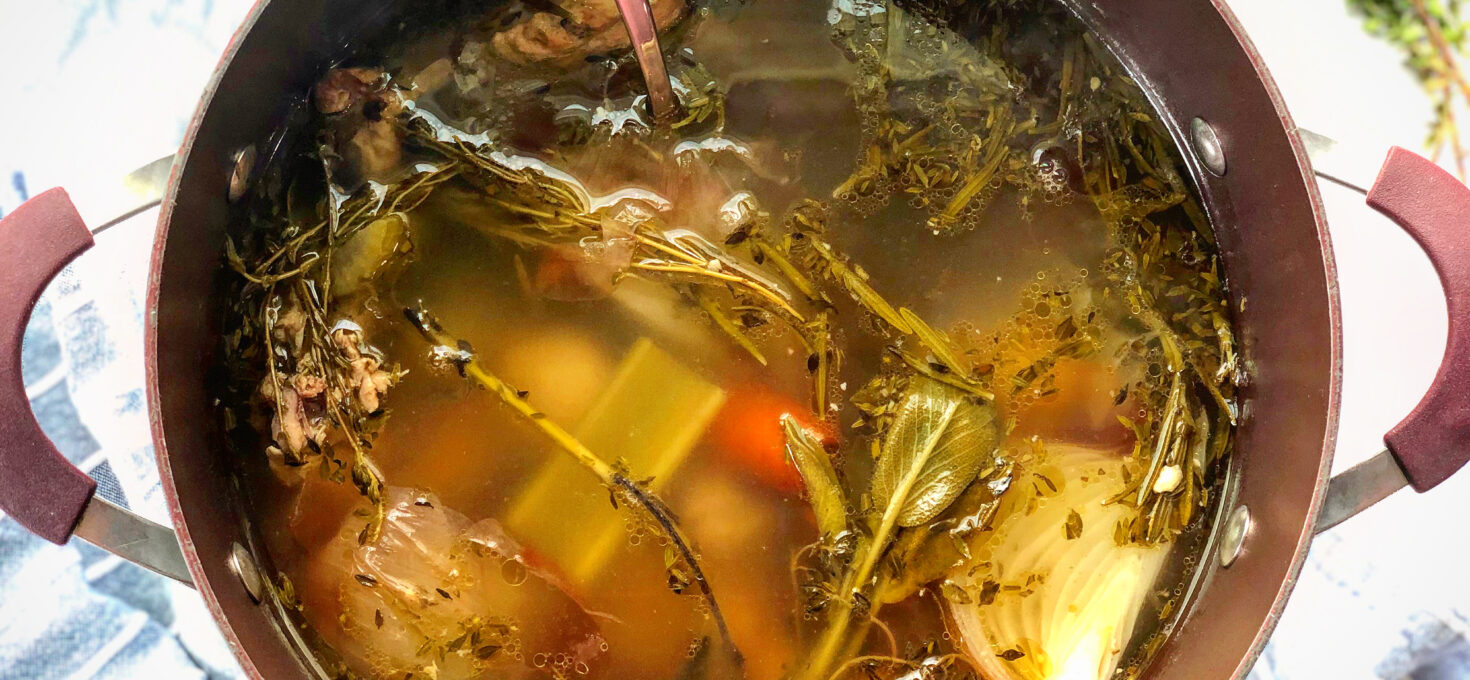 Easy Homemade Chicken Stock